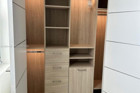 Copropriété à louer à Miami Beach, Floride: 2 chambres, 99.41 m2 № 2008555 - photo 20