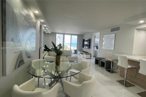 Copropriété à louer à Miami Beach, Floride: 2 chambres, 99.41 m2 № 2008555 - photo 10