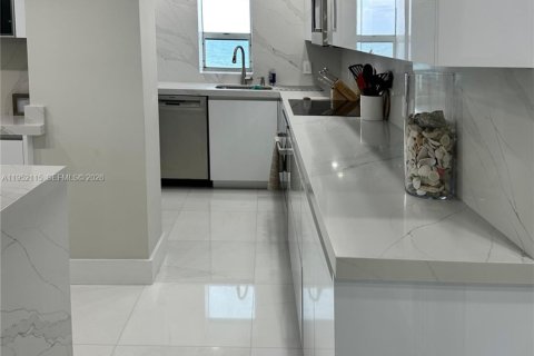 Copropriété à louer à Miami Beach, Floride: 2 chambres, 99.41 m2 № 2008555 - photo 8