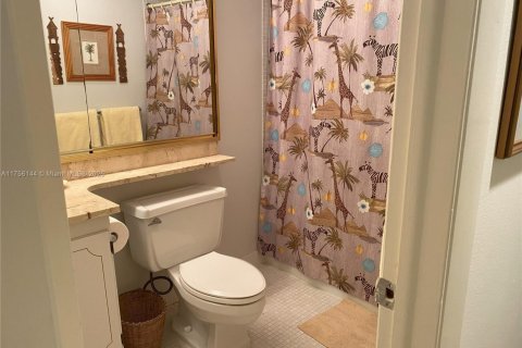Condo in Miami, Florida, 2 bedrooms  № 1701548 - photo 8