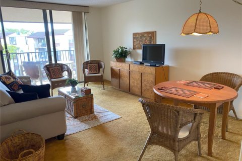 Condo in Miami, Florida, 2 bedrooms  № 1701548 - photo 3