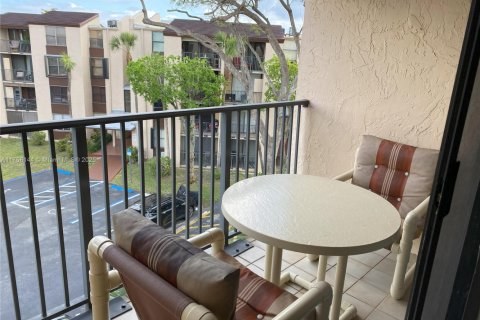 Condo in Miami, Florida, 2 bedrooms  № 1701548 - photo 4