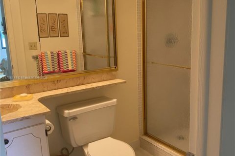 Condo in Miami, Florida, 2 bedrooms  № 1701548 - photo 10