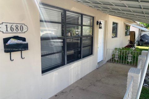 Casa en alquiler en Pompano Beach, Florida, 3 dormitorios, 118.08 m2 № 2013525 - foto 12