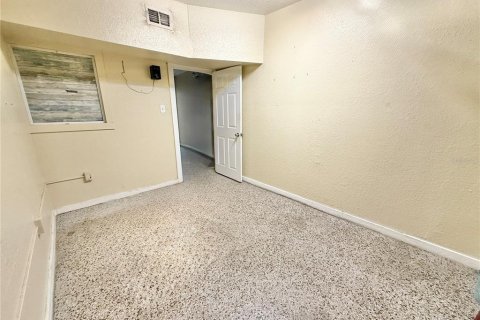 Propiedad comercial en alquiler en Kissimmee, Florida № 1616388 - foto 9