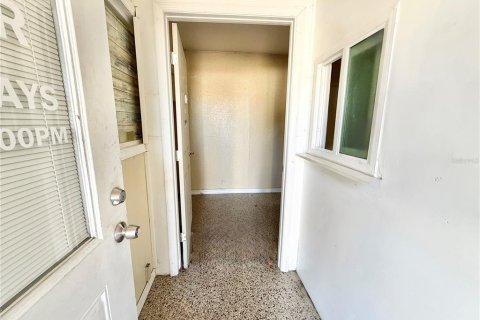 Propiedad comercial en alquiler en Kissimmee, Florida № 1616388 - foto 3