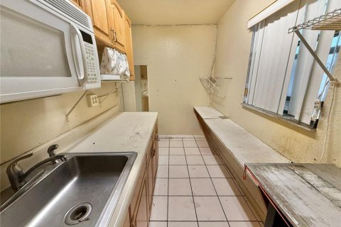 Propiedad comercial en alquiler en Kissimmee, Florida № 1616388 - foto 23
