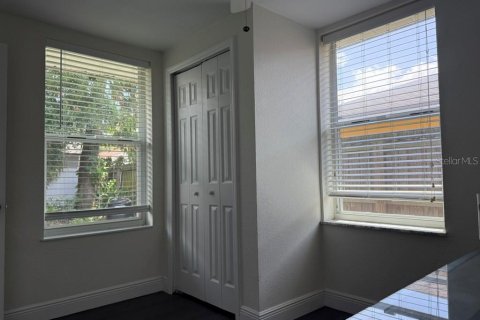 House in Tampa, Florida 3 bedrooms, 115.94 sq.m. № 2140411 - photo 15
