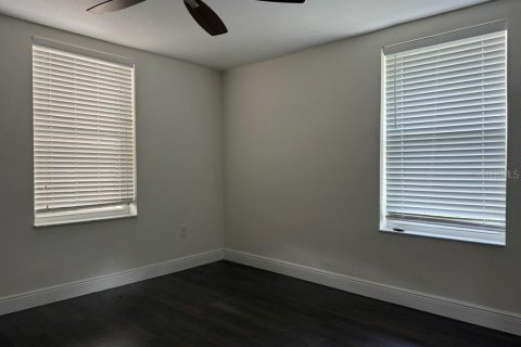 House in Tampa, Florida 3 bedrooms, 115.94 sq.m. № 2140411 - photo 13