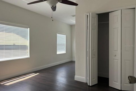 House in Tampa, Florida 3 bedrooms, 115.94 sq.m. № 2140411 - photo 18