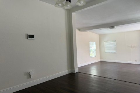 House in Tampa, Florida 3 bedrooms, 115.94 sq.m. № 2140411 - photo 8