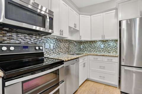 Copropriété à vendre à Tamarac, Floride: 2 chambres, 76.83 m2 № 2087525 - photo 2