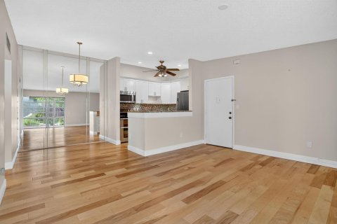 Copropriété à vendre à Tamarac, Floride: 2 chambres, 76.83 m2 № 2087525 - photo 11