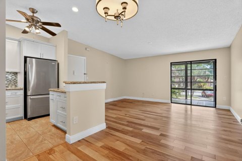 Copropriété à vendre à Tamarac, Floride: 2 chambres, 76.83 m2 № 2087525 - photo 12