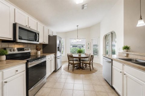 Купить виллу или дом в Сан-Антонио, Флорида 7 комнат, 138.33м2, № 2221850 - фото 5