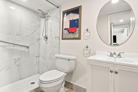 Townhouse in Miami, Florida 3 bedrooms, 137.4 sq.m. № 2385518 - photo 26