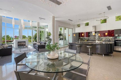 Купить виллу или дом в Сарасота, Флорида 8 комнат, 661.09м2, № 2430420 - фото 17