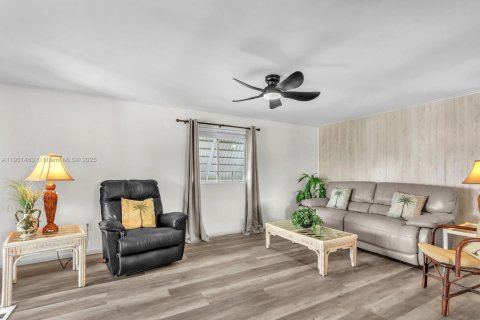 Снять в аренду квартиру в Хоб-Саунд, Флорида 2 спальни, 97.36м2, № 1951721 - фото 10
