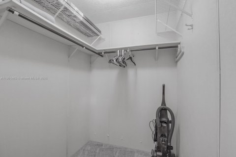 Снять в аренду квартиру в Хоб-Саунд, Флорида 2 спальни, 97.36м2, № 1951721 - фото 27