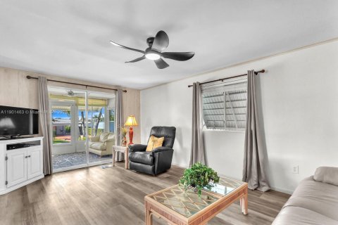 Снять в аренду квартиру в Хоб-Саунд, Флорида 2 спальни, 97.36м2, № 1951721 - фото 9