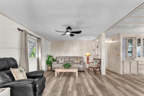 Снять в аренду квартиру в Хоб-Саунд, Флорида 2 спальни, 97.36м2, № 1951721 - фото 6