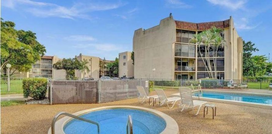 Condominio en Plantation, Florida, 2 dormitorios № 1145886
