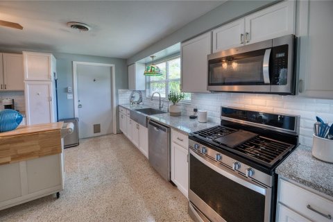 House in Nokomis, Florida 2 bedrooms, 121.14 sq.m. № 2234598 - photo 7