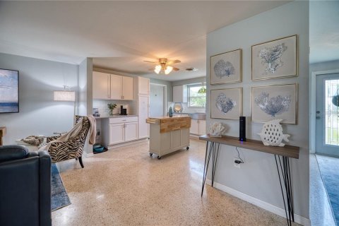 House in Nokomis, Florida 2 bedrooms, 121.14 sq.m. № 2234598 - photo 5