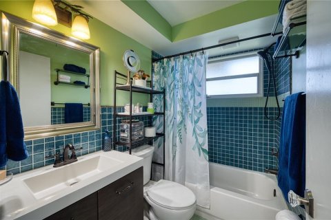 House in Nokomis, Florida 2 bedrooms, 121.14 sq.m. № 2234598 - photo 23