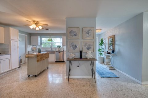 House in Nokomis, Florida 2 bedrooms, 121.14 sq.m. № 2234598 - photo 6