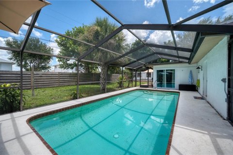 House in Nokomis, Florida 2 bedrooms, 121.14 sq.m. № 2234598 - photo 24