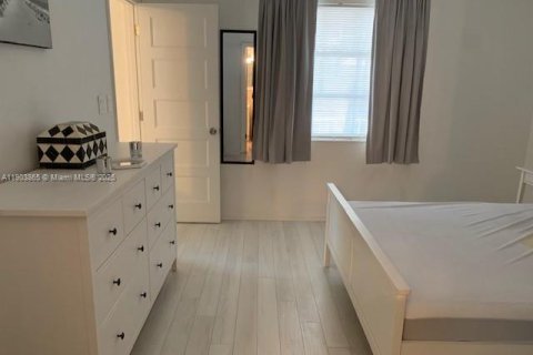 Снять в аренду кондоминиум в Форт-Лодердейл, Флорида 1 спальня, 63.64м2, № 1954793 - фото 6