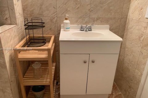 Снять в аренду кондоминиум в Форт-Лодердейл, Флорида 1 спальня, 63.64м2, № 1954793 - фото 15