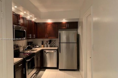 Снять в аренду кондоминиум в Форт-Лодердейл, Флорида 1 спальня, 63.64м2, № 1954793 - фото 4