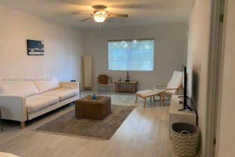 Снять в аренду кондоминиум в Форт-Лодердейл, Флорида 1 спальня, 63.64м2, № 1954793 - фото 5