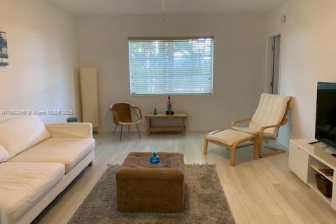 Снять в аренду кондоминиум в Форт-Лодердейл, Флорида 1 спальня, 63.64м2, № 1954793 - фото 11