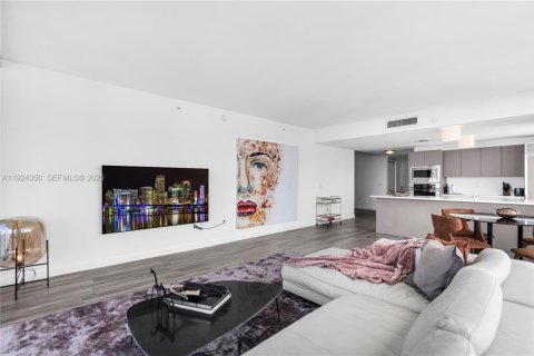 Купить кондоминиум в Майами, Флорида 2 спальни, 121.79м2, № 1982738 - фото 6