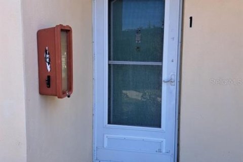 Снять в аренду кондоминиум в Клируотер, Флорида 6 комнат, 86.4м2, № 2148394 - фото 3