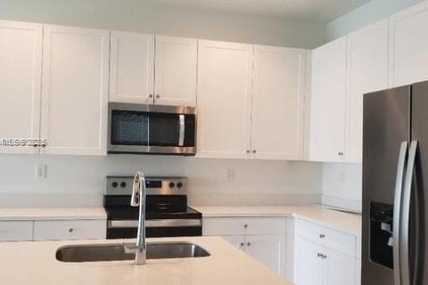 House in Ave Maria, Florida 3 bedrooms № 2013153 - photo 2