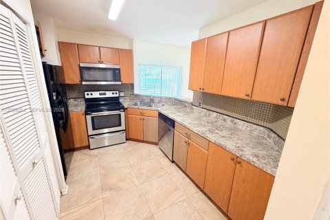 Condominio en venta en Oakland Park, Florida, 2 dormitorios, 101.82 m2 № 2090625 - foto 3