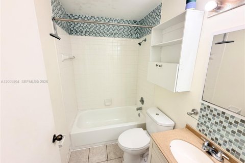 Condominio en venta en Oakland Park, Florida, 2 dormitorios, 101.82 m2 № 2090625 - foto 11