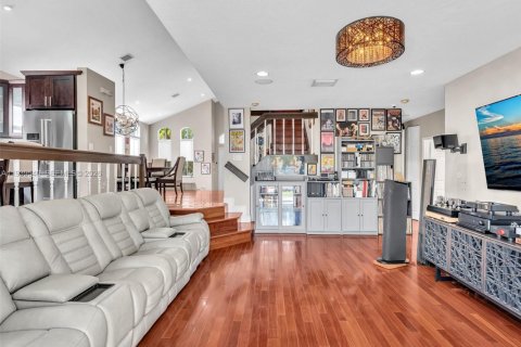 Купить виллу или дом в Мирамар, Флорида 4 спальни, 222.13м2, № 1998259 - фото 9