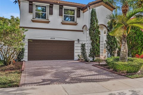 Купить виллу или дом в Мирамар, Флорида 4 спальни, 222.13м2, № 1998259 - фото 2