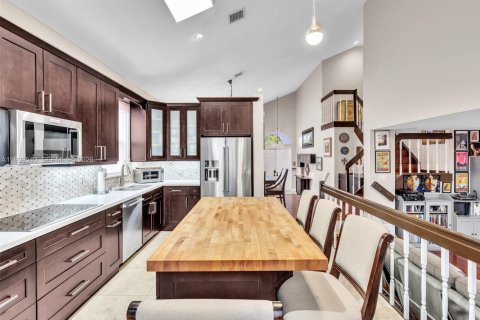 Купить виллу или дом в Мирамар, Флорида 4 спальни, 222.13м2, № 1998259 - фото 12