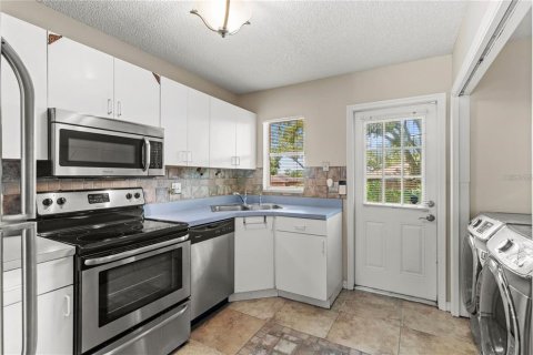 Appartement à louer à Clermont, Floride: 3 chambres, 90.21 m2 № 2349797 - photo 4