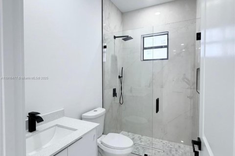 House in Lehigh Acres, Florida 3 bedrooms, 162.3 sq.m. № 2019215 - photo 23