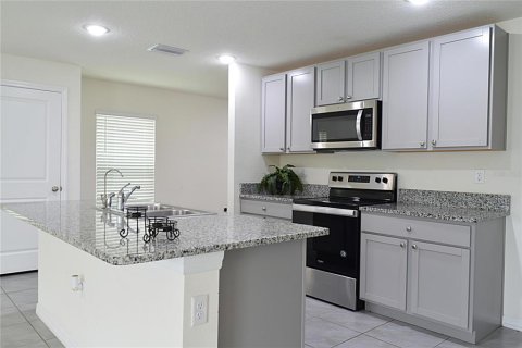 House in Riverview, Florida 4 bedrooms, 216.28 sq.m. № 2403718 - photo 9