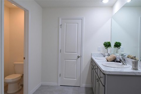 House in Riverview, Florida 4 bedrooms, 216.28 sq.m. № 2403718 - photo 25