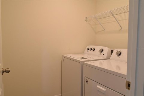 House in Riverview, Florida 4 bedrooms, 216.28 sq.m. № 2403718 - photo 30