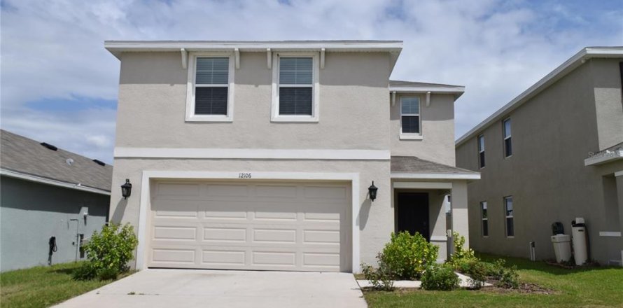 House in Riverview, Florida 4 bedrooms, 216.28 sq.m. № 2403718